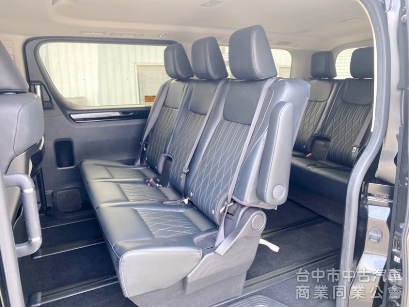 2024式 8人座豪華 市場稀有釋出 新增360環景 電子式後視鏡 CarPlay 原廠保固中！