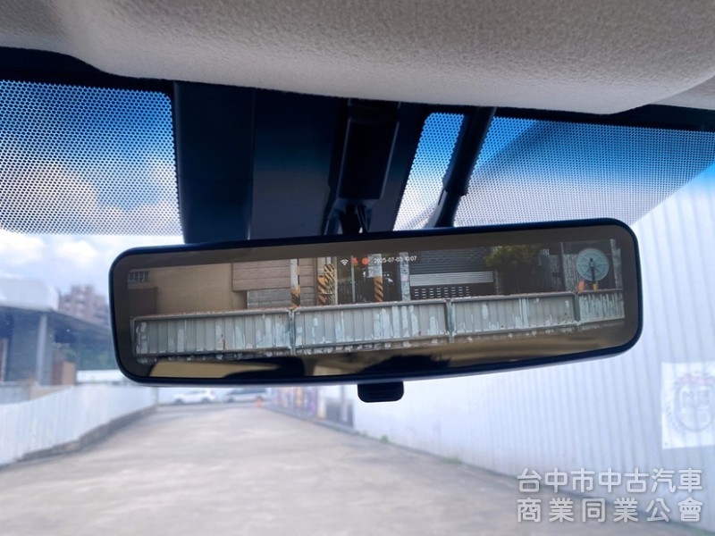 2024式 8人座豪華 市場稀有釋出 新增360環景 電子式後視鏡 CarPlay 原廠保固中！