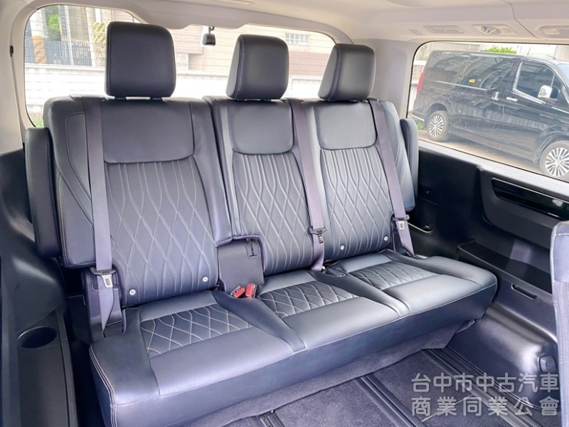 2024式 8人座豪華 市場稀有釋出 新增360環景 電子式後視鏡 CarPlay 原廠保固中！