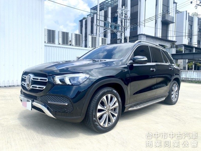 2021 GLE300d 4Matic 賓士總代理 豪華選配AMG勁黑內裝 全景天窗 柏林之音 23P全智慧駕駛