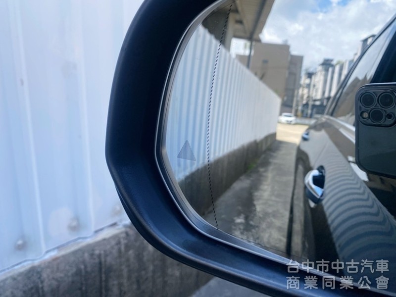 2021 GLE300d 4Matic 賓士總代理 豪華選配AMG勁黑內裝 全景天窗 柏林之音 23P全智慧駕駛