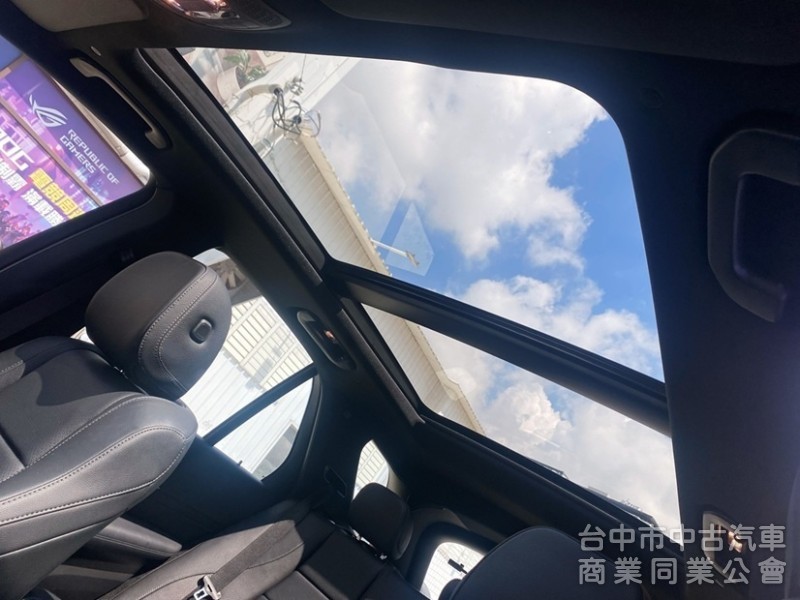 2021 GLE300d 4Matic 賓士總代理 豪華選配AMG勁黑內裝 全景天窗 柏林之音 23P全智慧駕駛