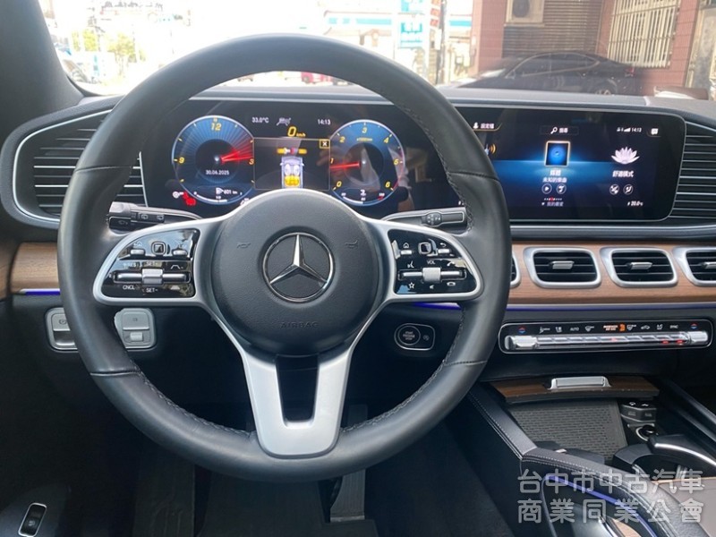 2021 GLE300d 4Matic 賓士總代理 豪華選配AMG勁黑內裝 全景天窗 柏林之音 23P全智慧駕駛