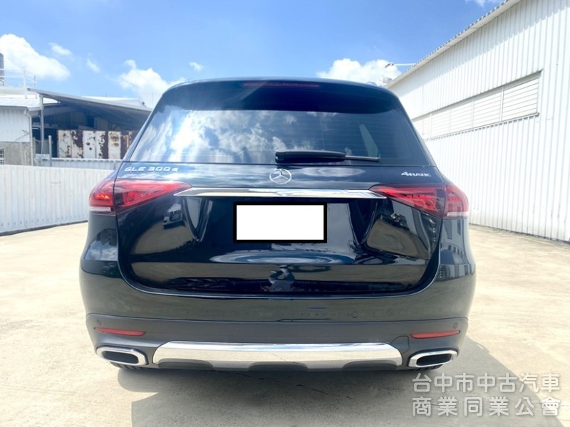 2021 GLE300d 4Matic 賓士總代理 豪華選配AMG勁黑內裝 全景天窗 柏林之音 23P全智慧駕駛
