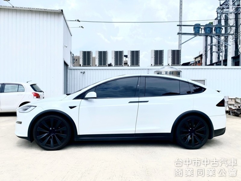 2023 全新改款 LR 7人座 選配米白內裝 EAP全智慧駕駛 YOKE方向盤 22吋Turbine輪圈