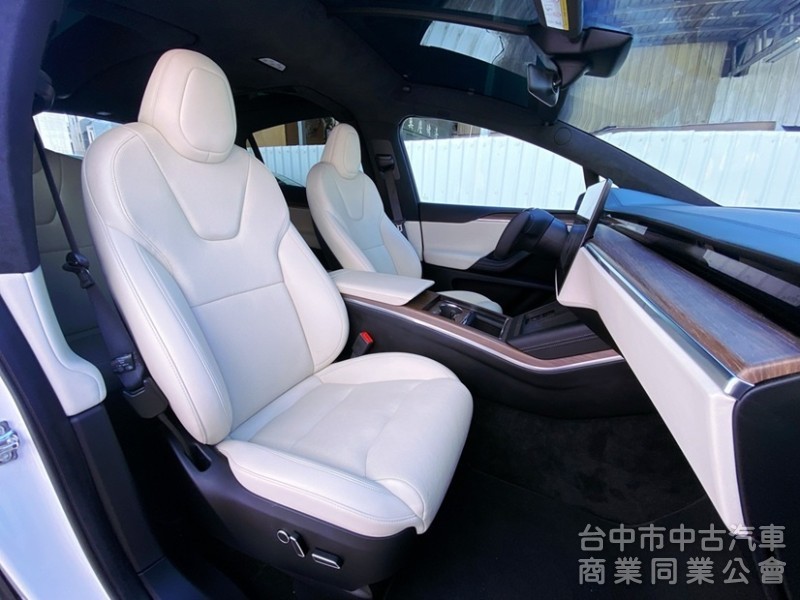 2023 全新改款 LR 7人座 選配米白內裝 EAP全智慧駕駛 YOKE方向盤 22吋Turbine輪圈