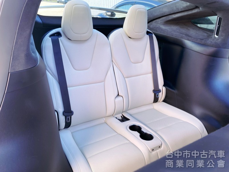 2023 全新改款 LR 7人座 選配米白內裝 EAP全智慧駕駛 YOKE方向盤 22吋Turbine輪圈