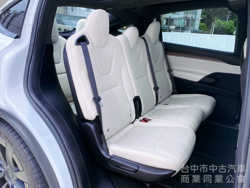 2023 全新改款 LR 7人座 選配米白內裝 EAP全智慧駕駛 YOKE方向盤 22吋Turbine輪圈