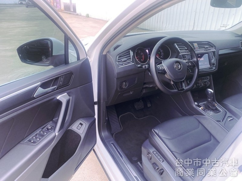 Tiguan 280 TSI Comfortline IKEY 電動座椅 ACC自動跟車 電動尾門 CarPlay！