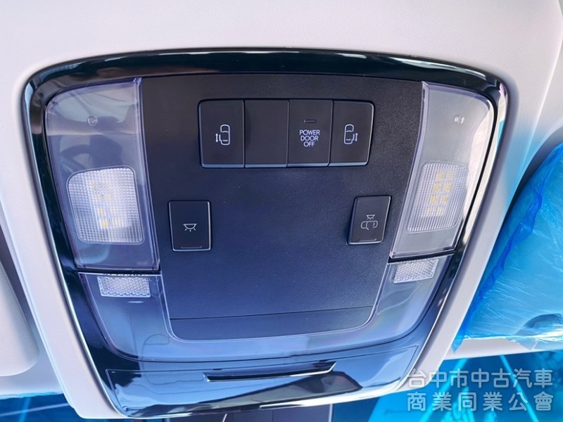 2024 Staria GLD-C 頂級8人座 數位儀錶 雙電動滑門 全速域自動跟車 6氣囊 原廠保固中！