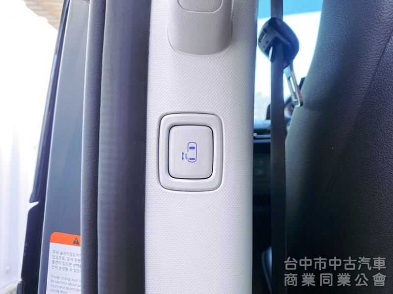 2024 Staria GLD-C 頂級8人座 數位儀錶 雙電動滑門 全速域自動跟車 6氣囊 原廠保固中！
