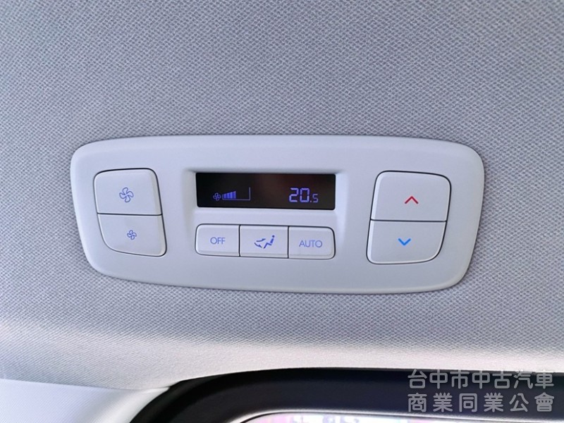 2024 Staria GLD-C 頂級8人座 數位儀錶 雙電動滑門 全速域自動跟車 6氣囊 原廠保固中！