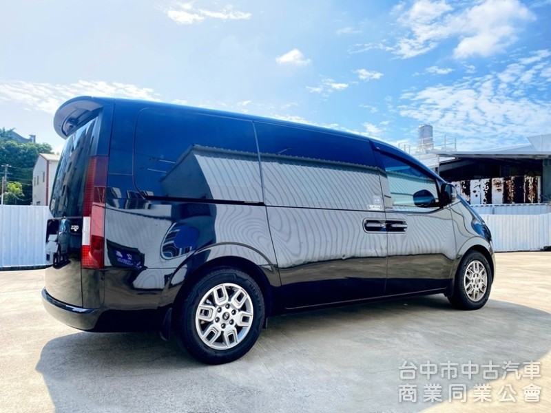 2024 Staria GLD-C 頂級8人座 數位儀錶 雙電動滑門 全速域自動跟車 6氣囊 原廠保固中！