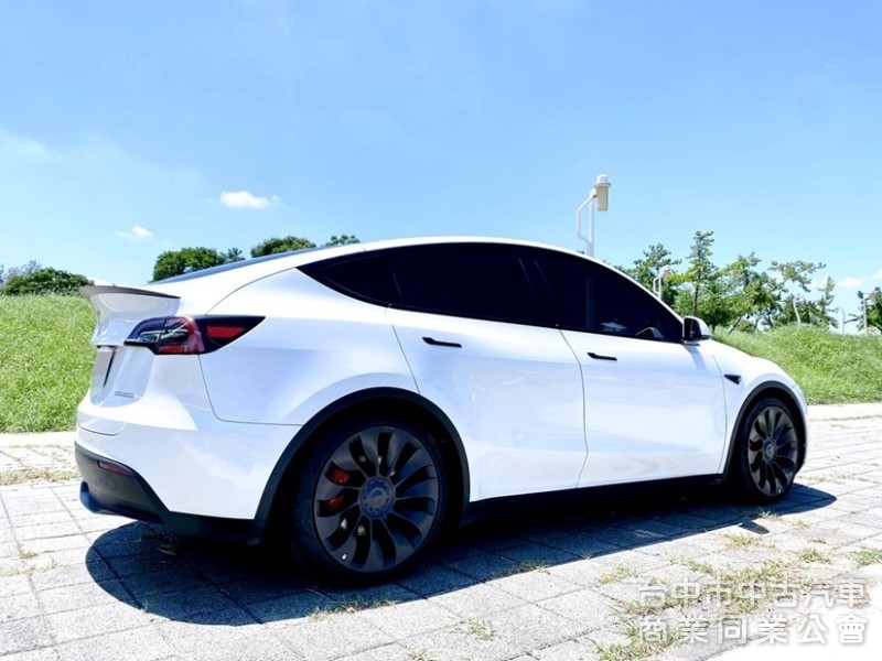 2023 性能Performance版 新式AMD晶片 選配EAP全自動駕駛 CCS2快充 原廠保固中！