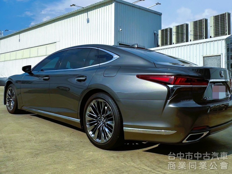 LS500 旗艦版  雙渦輪 後座電視影音 氣動按摩座椅 20吋鍍鉻霧黑鋁