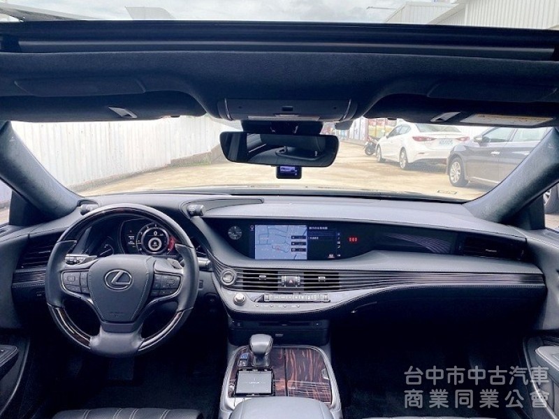 LS500 旗艦版  雙渦輪 後座電視影音 氣動按摩座椅 20吋鍍鉻霧黑鋁