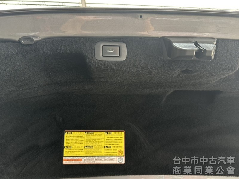 LS500 旗艦版  雙渦輪 後座電視影音 氣動按摩座椅 20吋鍍鉻霧黑鋁