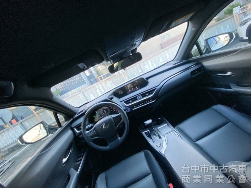 2020 UX250h 油電 省油 低里程 Level2 全套智慧駕駛