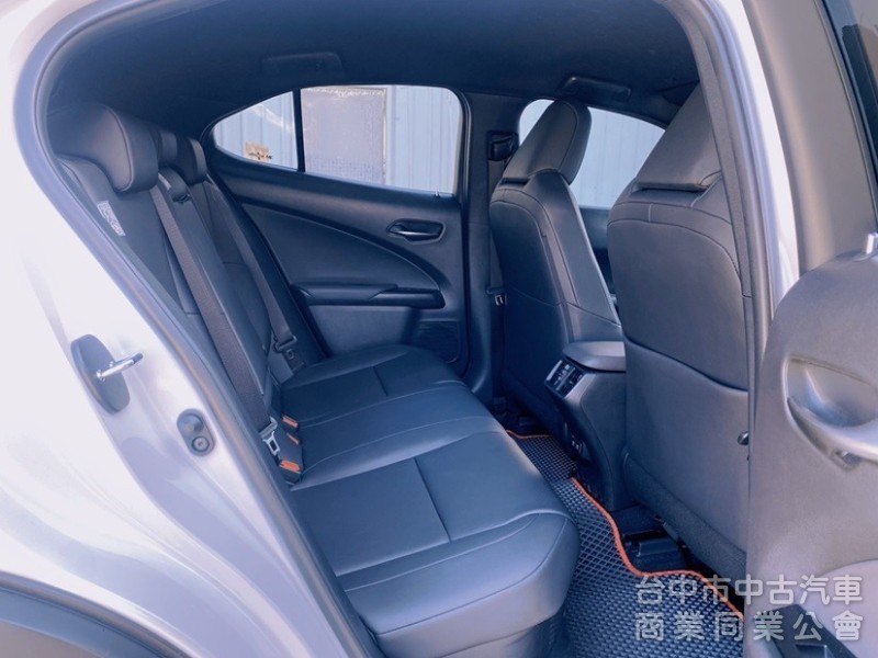 2020 UX250h 油電 省油 低里程 Level2 全套智慧駕駛