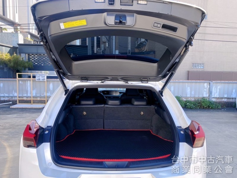 2020 UX250h 油電 省油 低里程 Level2 全套智慧駕駛