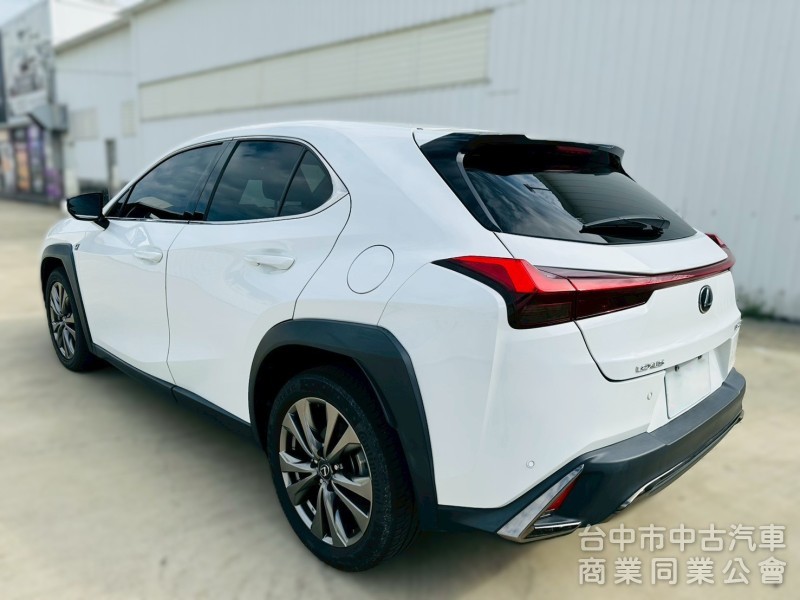 2021 Lexus ux200 f sport 低里程 電熱椅 賽車椅 盲點
