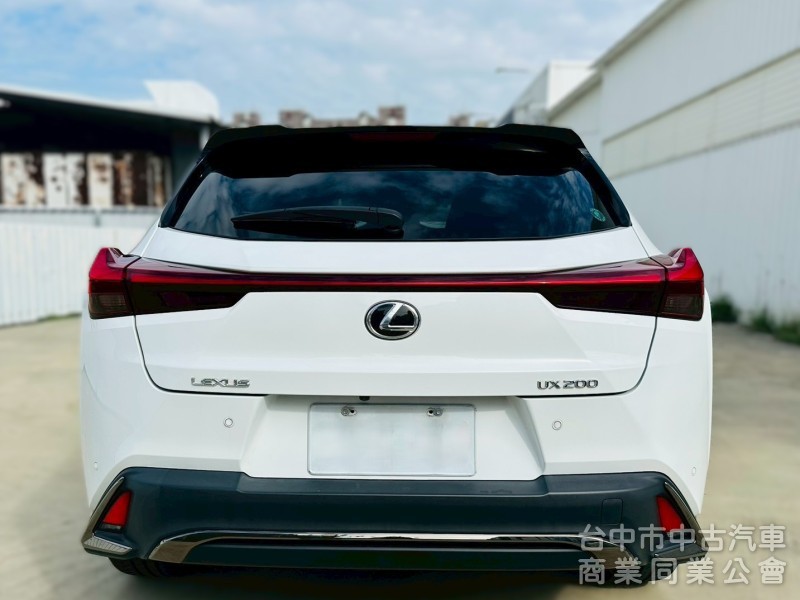 2021 Lexus ux200 f sport 低里程 電熱椅 賽車椅 盲點