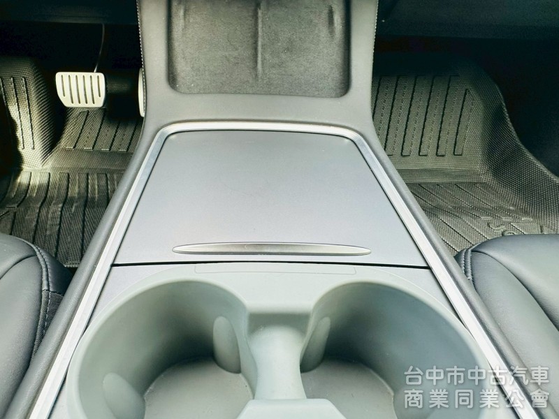 2022年 Tesla Model 3 Performance 極速快感