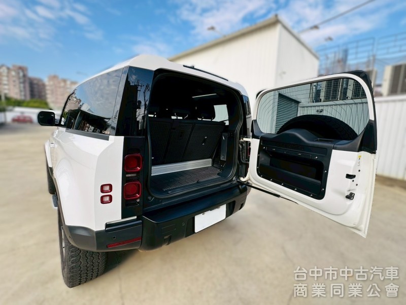 硬派越野大滿配 全地形反應系統 氣壓避震 冰箱 全景天窗 20吋輪圈,,,,