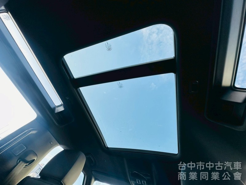 硬派越野大滿配 全地形反應系統 氣壓避震 冰箱 全景天窗 20吋輪圈,,,,