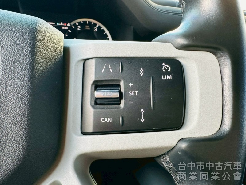 硬派越野大滿配 全地形反應系統 氣壓避震 冰箱 全景天窗 20吋輪圈,,,,