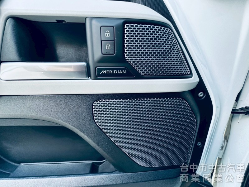 硬派越野大滿配 全地形反應系統 氣壓避震 冰箱 全景天窗 20吋輪圈,,,,