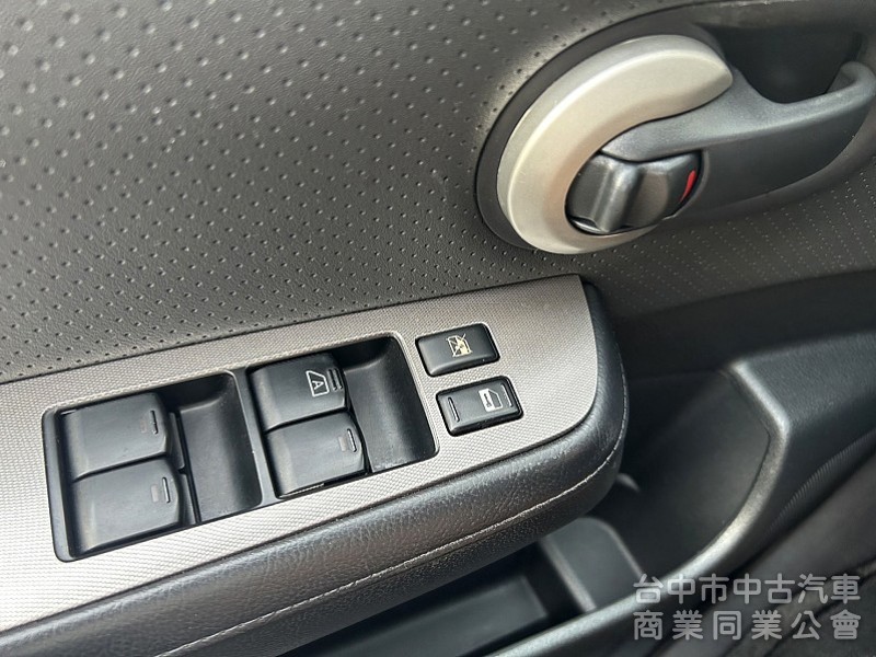 TIIDA 5門掀背車 里程只跑4.7萬 保証實車實價在店 認証車 可全額貸款