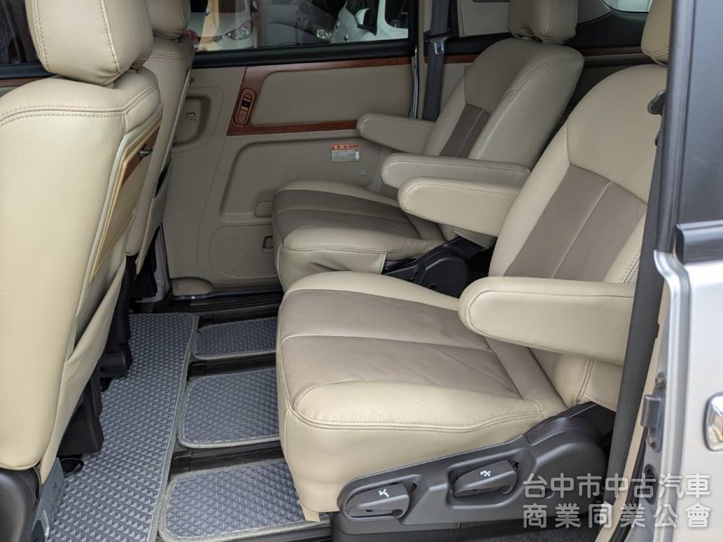 一手車.原版件.只跑94000公里.頂級豪華7人座.安卓機