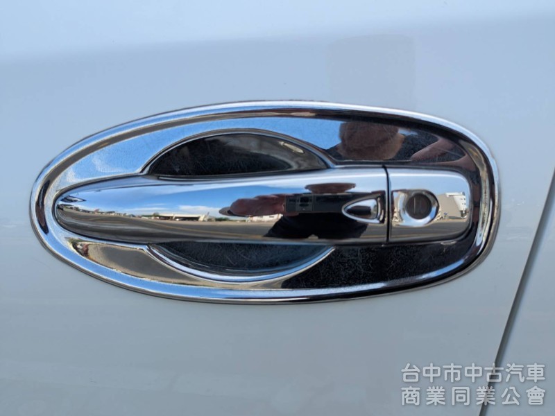 2016款一手車.認證車.只跑89000公里.頂級滿配