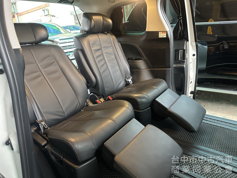 2019年 Previa 2.4cc 頂級 天窗 雙滑門