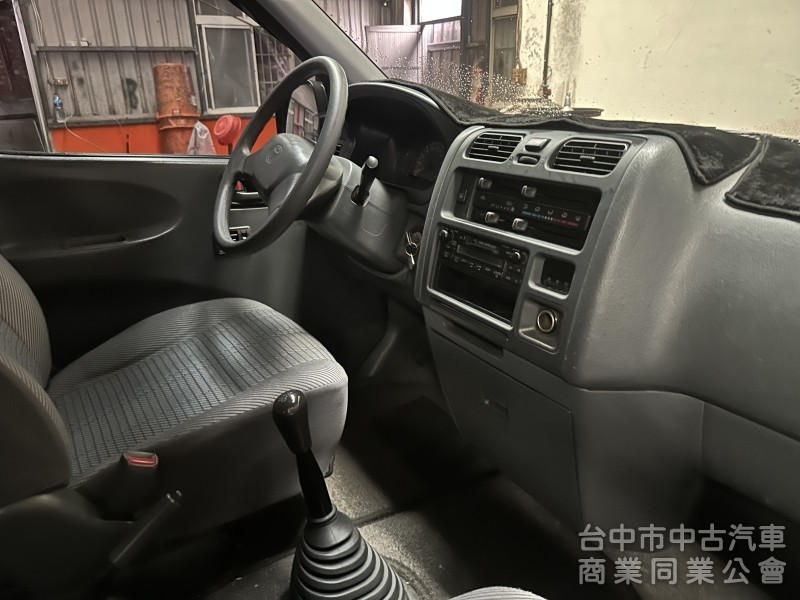 2004年豐田 Hiace Solemio 2.7cc 手排 手排 
