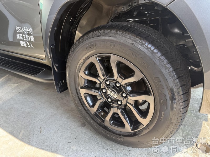 2023年領牌 跑2萬公里 海力士 Hilux 2.8cc