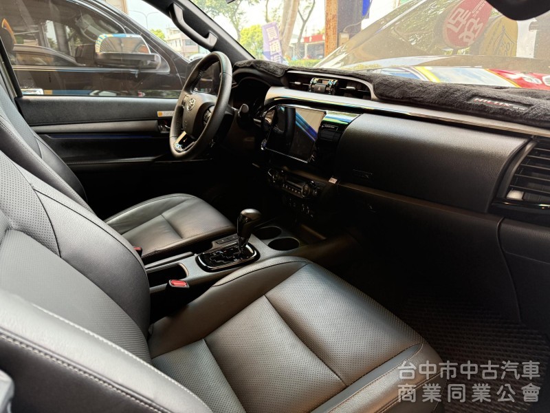 2023年領牌 跑2萬公里 海力士 Hilux 2.8cc