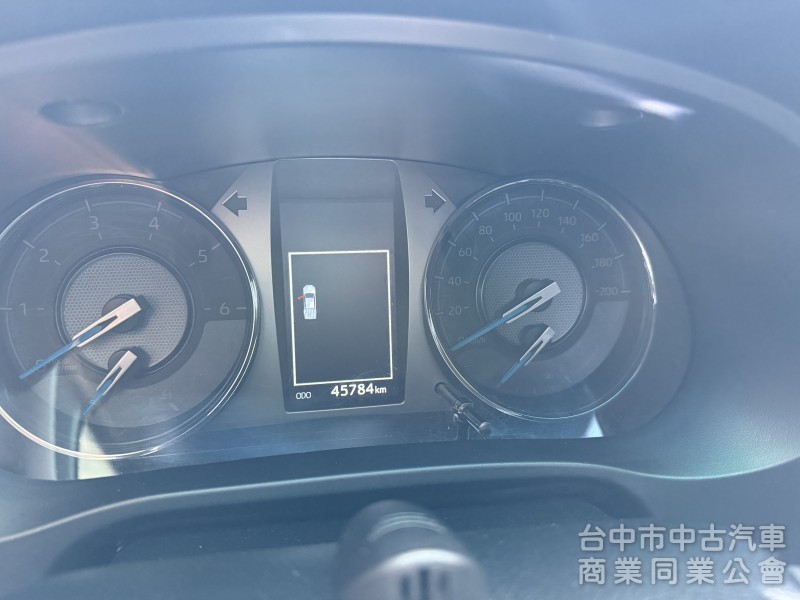 2021年跑4萬km Hilux 2.8cc 雙廂式 廂式 員通