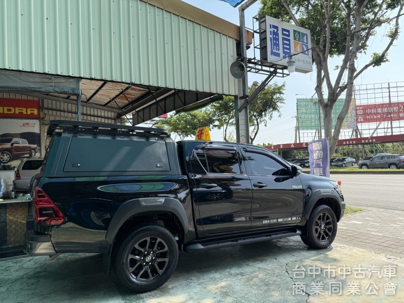 2021年跑4萬km Hilux 2.8cc 雙廂式 廂式 員通