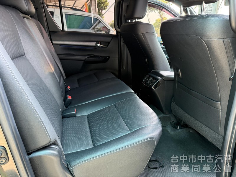 2021年跑4萬km Hilux 2.8cc 雙廂式 廂式 員通