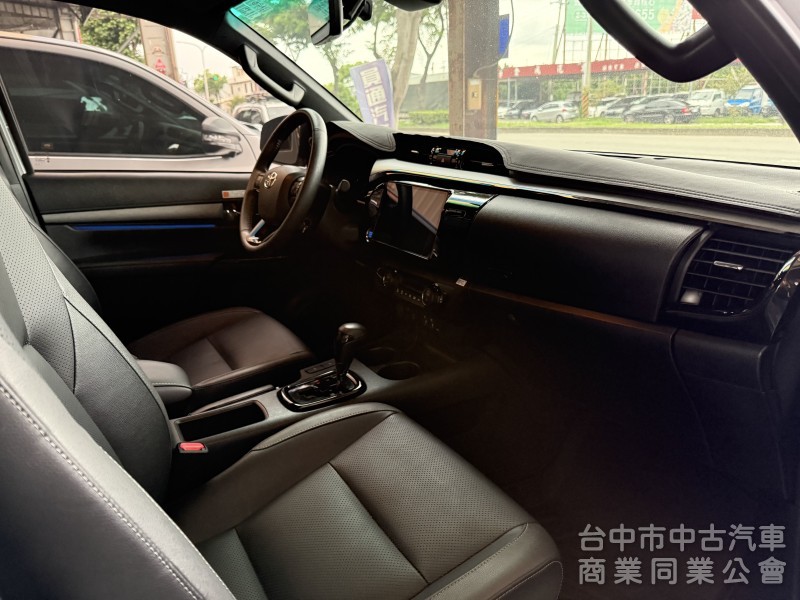 Hilux 四輪傳動 2024年 跑1萬公里
