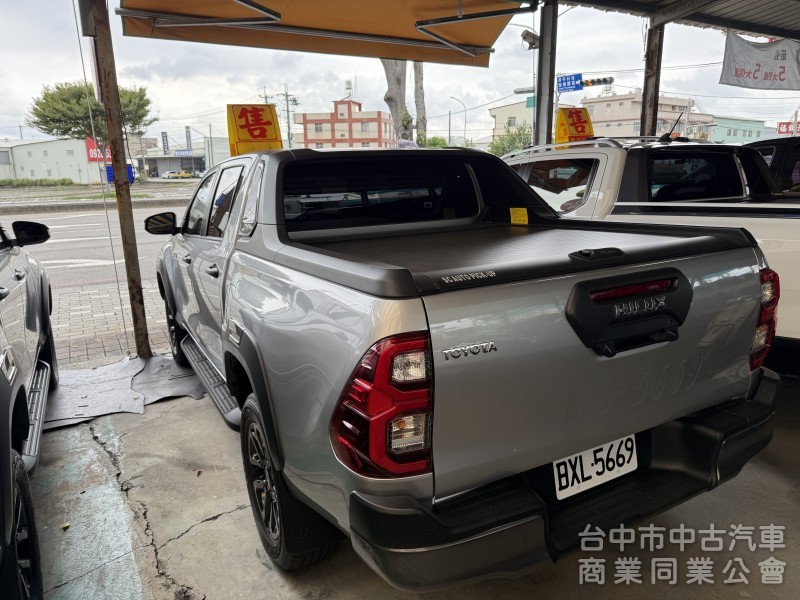 Hilux 四輪傳動 2024年 跑1萬公里