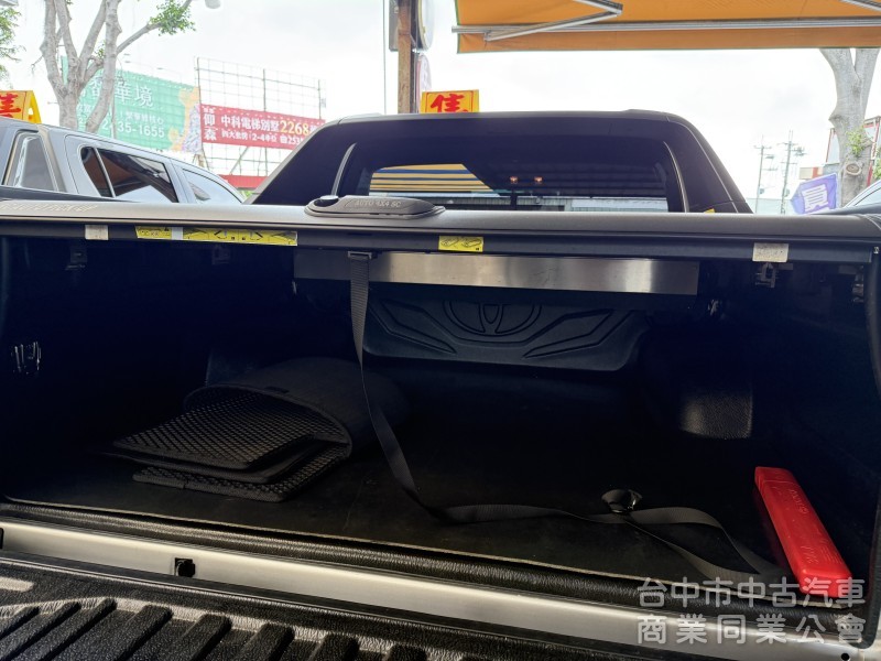 Hilux 四輪傳動 2024年 跑1萬公里