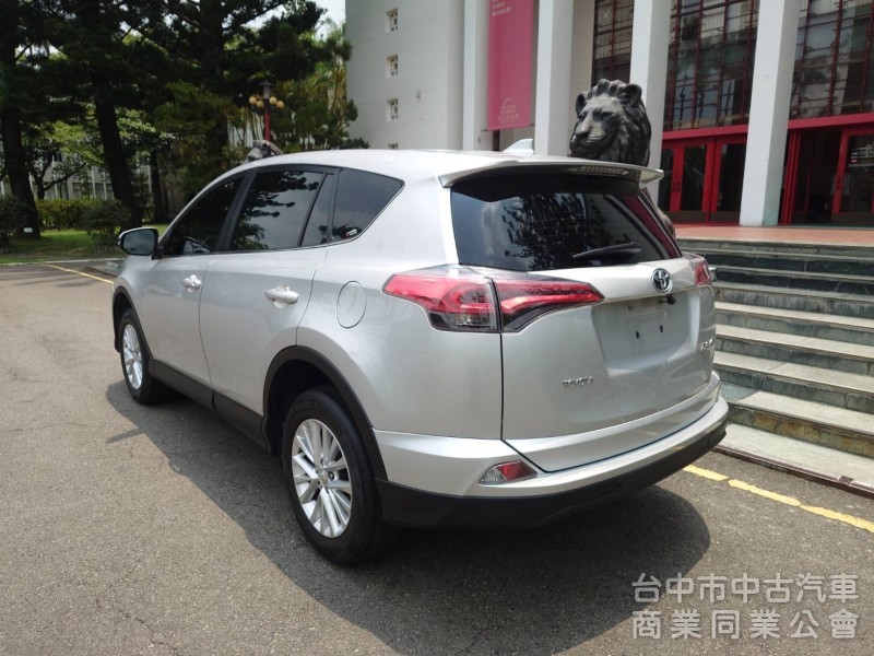 2016 Toyota Rav4 2.0 經典版 原鈑件 升級豪華版配備