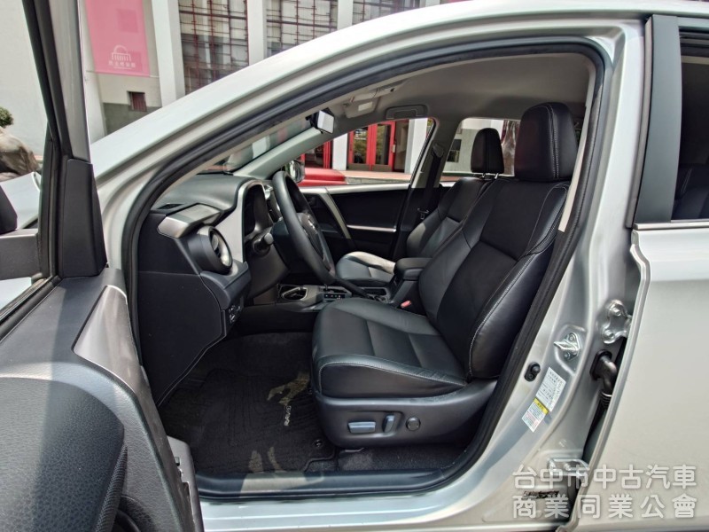 2016 Toyota Rav4 2.0 經典版 原鈑件 升級豪華版配備