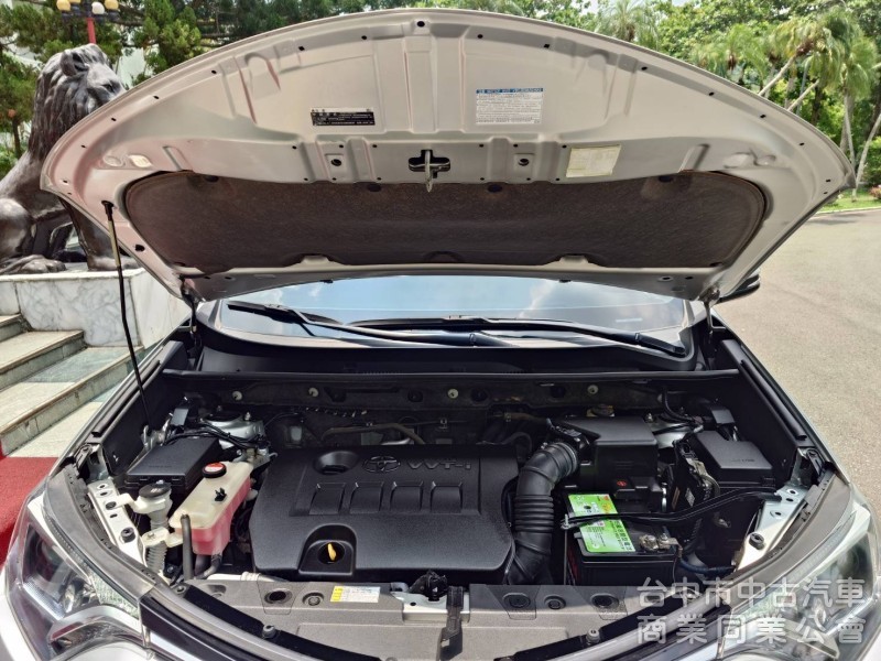 2016 Toyota Rav4 2.0 經典版 原鈑件 升級豪華版配備