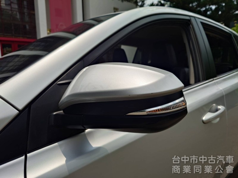 2016 Toyota Rav4 2.0 經典版 原鈑件 升級豪華版配備