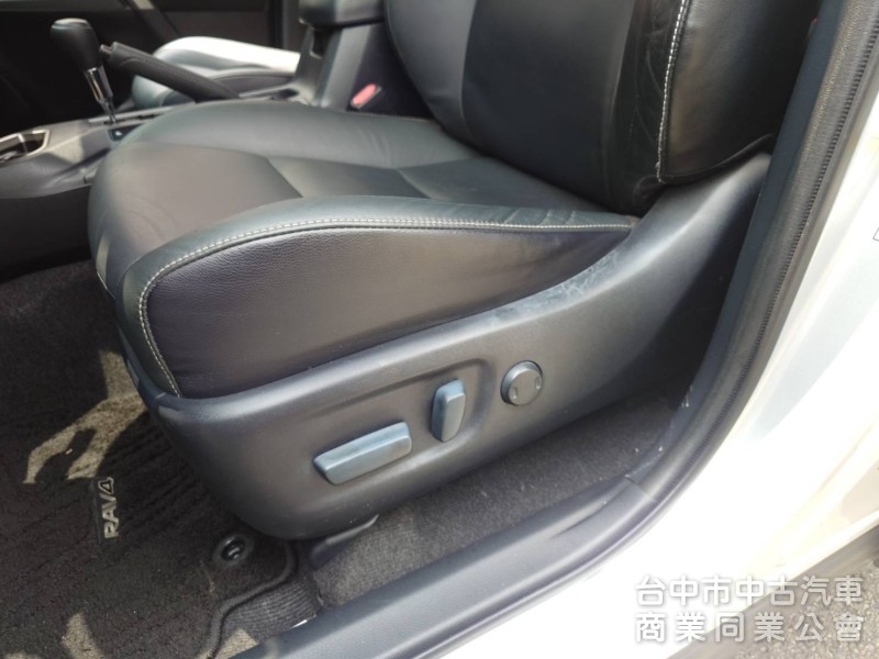 2016 Toyota Rav4 2.0 經典版 原鈑件 升級豪華版配備