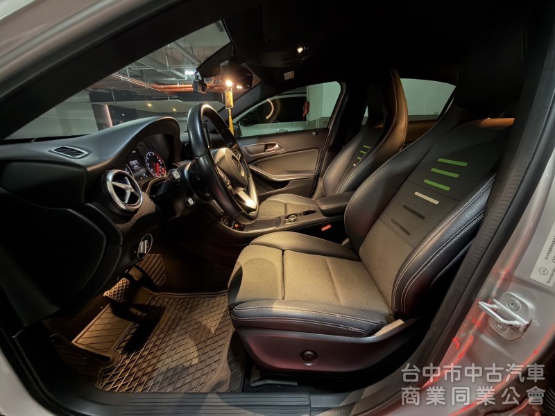2015/11出廠 M-Benz A-Class A180 總代理 小改款 原鈑件